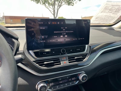 2025 Nissan Altima SR