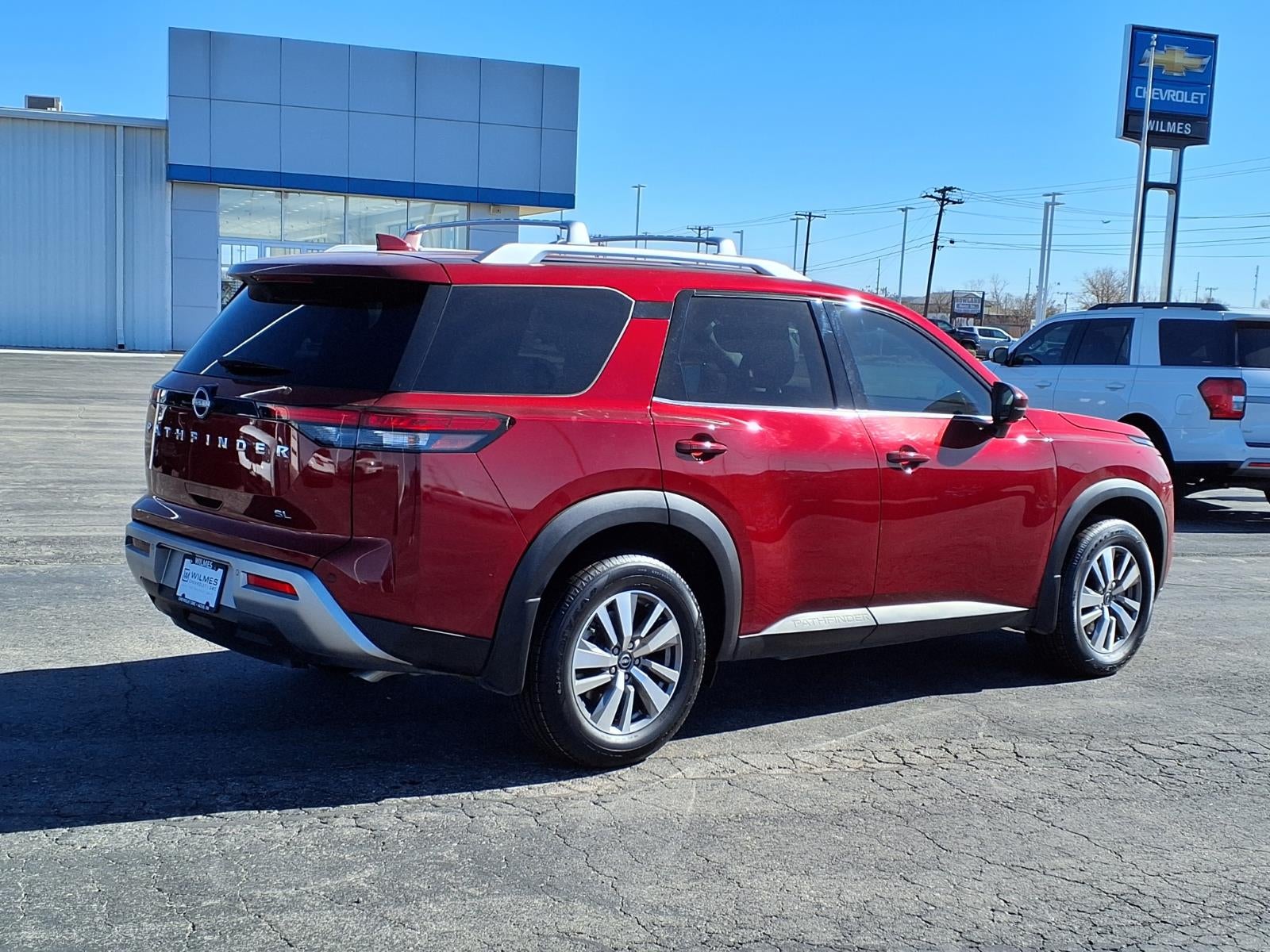 2023 Nissan Pathfinder SL