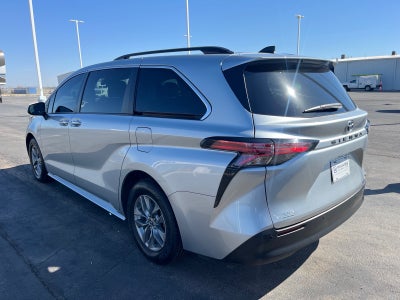 2022 Toyota Sienna XLE